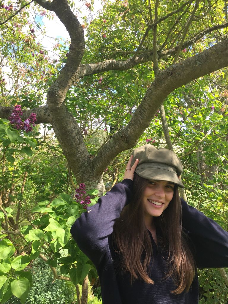 TroyLondonUK's tweet photo. 🌿🌸 The beautiful #jennifermedhurst wears the TROY olive suede #bakerscap made from the softest olive suede #countrychic #britishstyle https://t.co/vDXYeOjXLH