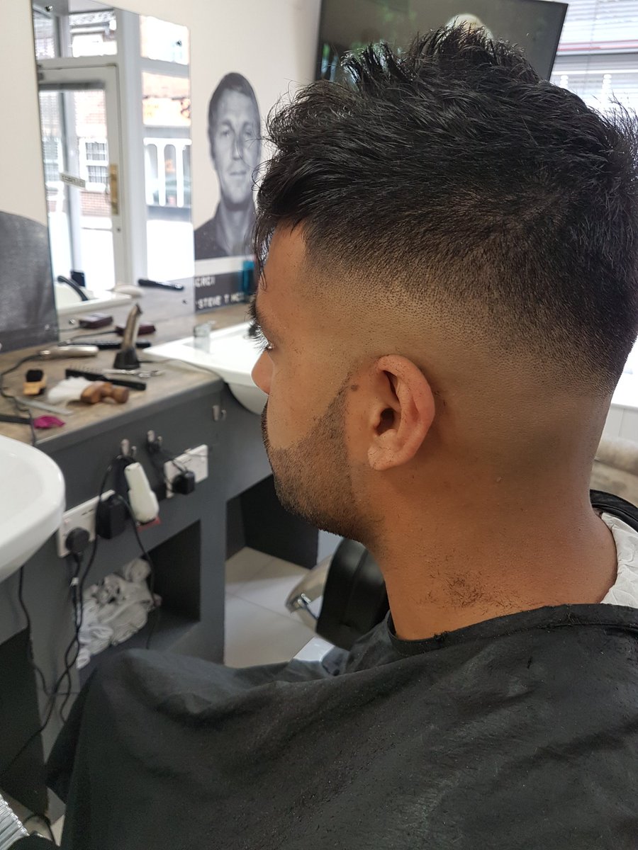 ValentinoLU7's tweet photo. by @stefanocilbs 
#fade #curls #barber #shapeup #hairstyleshort #sharp #gentshair #boyshair #haircut @AndisCoUK  #skinfade @BarberConnect https://t.co/iaH8ObzsIF