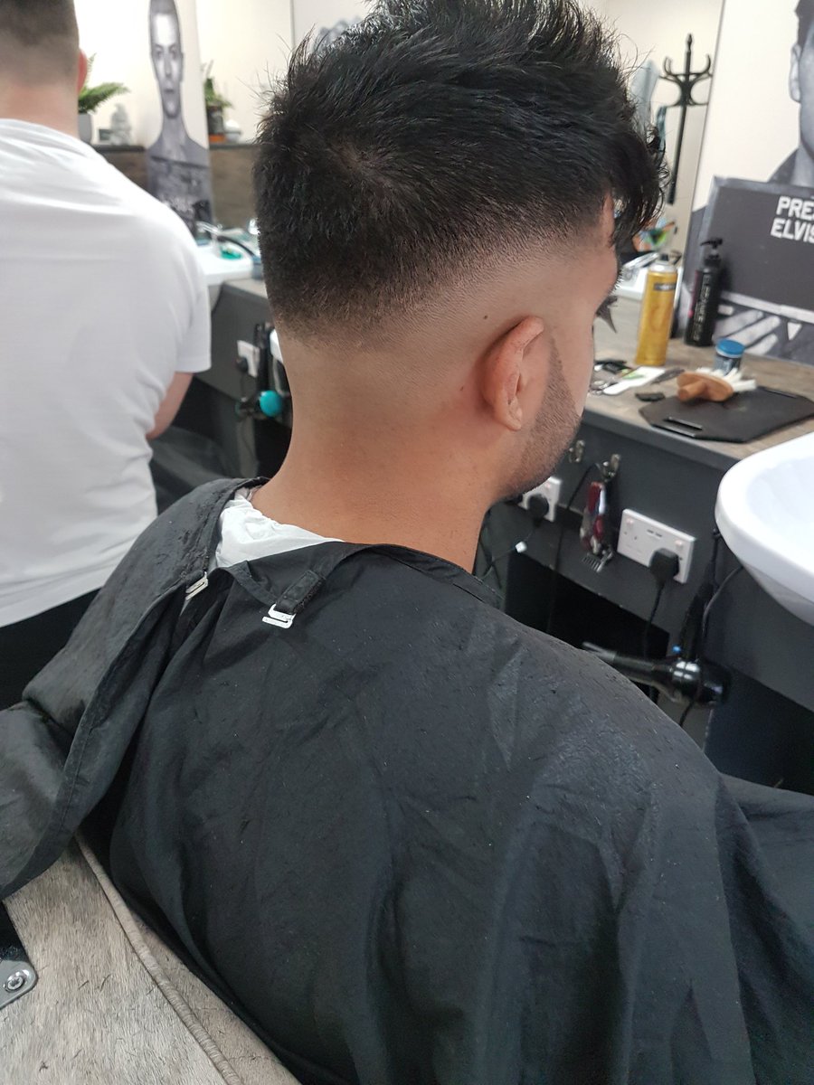 ValentinoLU7's tweet photo. by @stefanocilbs 
#fade #curls #barber #shapeup #hairstyleshort #sharp #gentshair #boyshair #haircut @AndisCoUK  #skinfade @BarberConnect https://t.co/FpEVTBXnoM