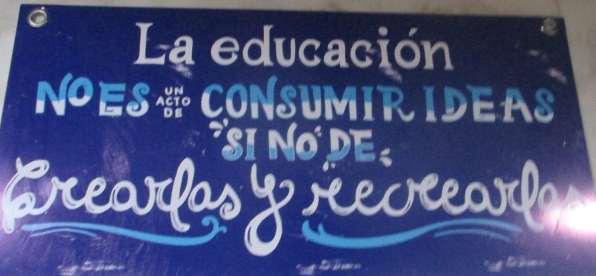 etejiendoredes's tweet photo. La educación no es un acto de consumir ideas, sino de crearlas y recrearlas #arna2017 #Cartagena https://t.co/nq6jynPUER