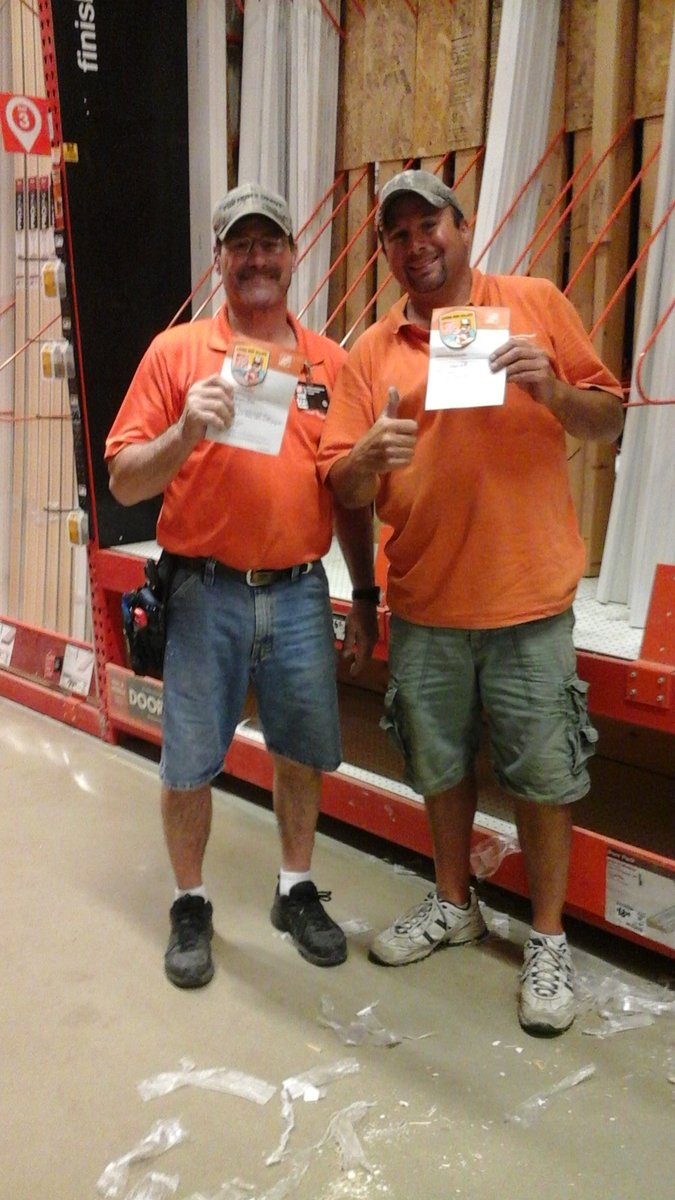 bunkieomet's tweet photo. Thanks to the amazing Waynes from MET 3848 helping us out with a big reset at 3801. These two represent the full meaning of the values wheel https://t.co/HIWwUis5i8