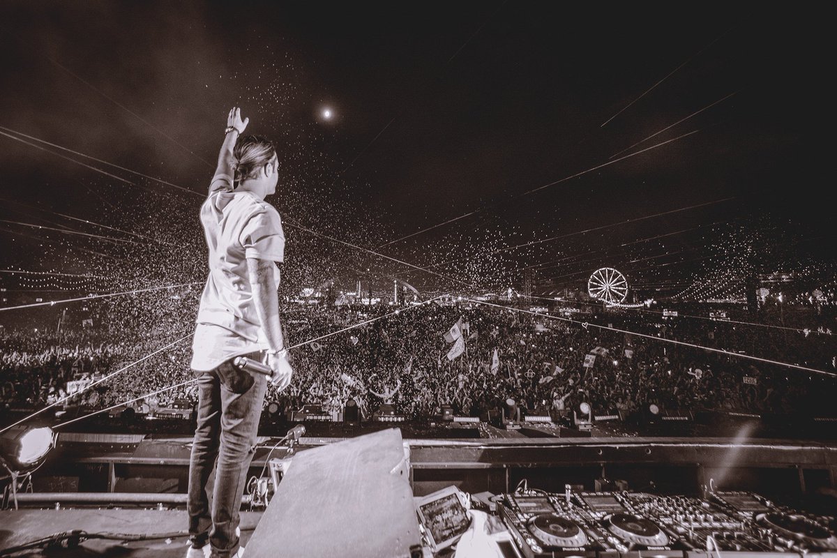 Saturday can't come soon enough! See you soon @EDC_LasVegas - circuitGROUNDS @ 12AM https://t.co/w5lrsbJb0z