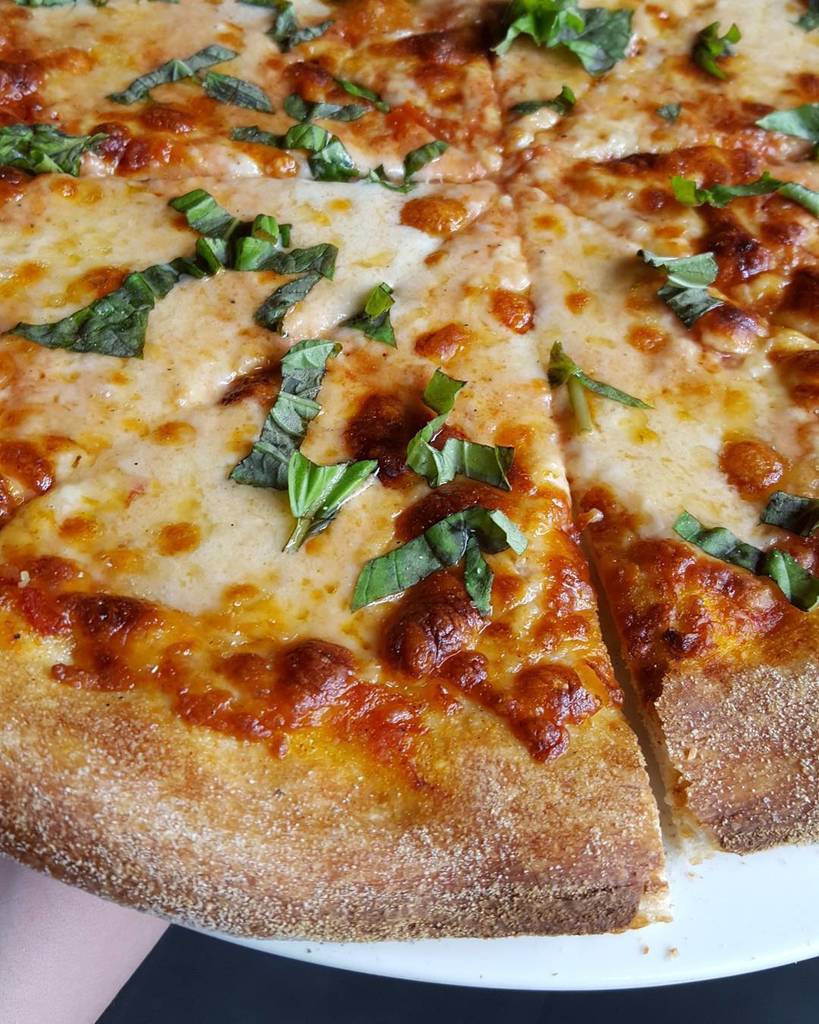 thepeasanttable's tweet image. It's #pizza day! All pizzas $12 all day 😍🍕 #nofilter .
.
.
.
#tastethesix #igerstoronto #lovetoronto #torontoeats … ift.tt/2sklkWC