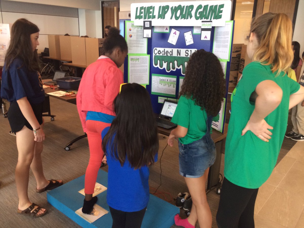 McM_MsT's tweet photo. Ss proud as guests playing their games leave with a smile, so rewarding! #codingquest #tlpcoding #tdsbcoding #ontariocodes @TLPCanada @tdsb https://t.co/4nJEU3tuIC