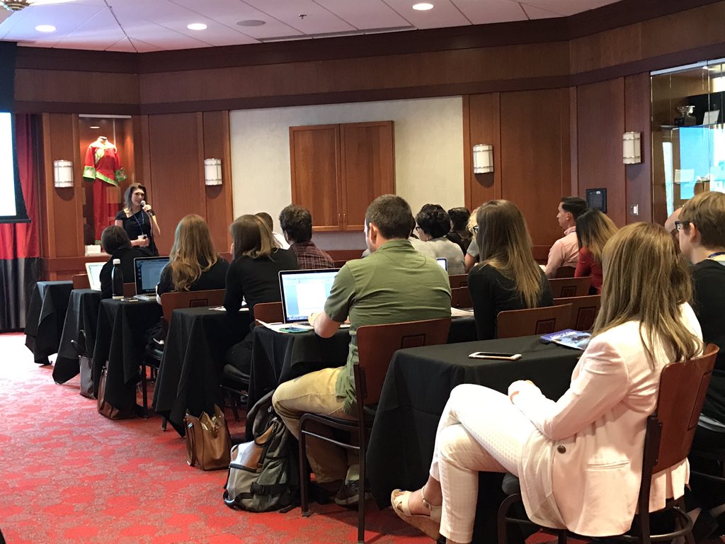 johnfimiani's tweet image. Packed room at #Interact17 for @YoungHeike while she shares great ideas and wisdom on podcasting - Thanke Heike