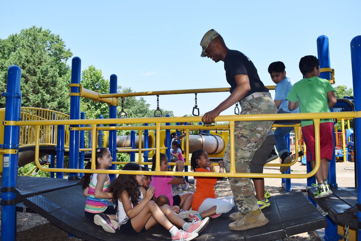 RandolphStars's tweet photo. The soldiers are back!!!! Recess fun with @JBMHHBOSS! #RanIBStars #PerfectPartners #APSIsAwesome #RedLightGreenLight https://t.co/tuaDIJJw4g
