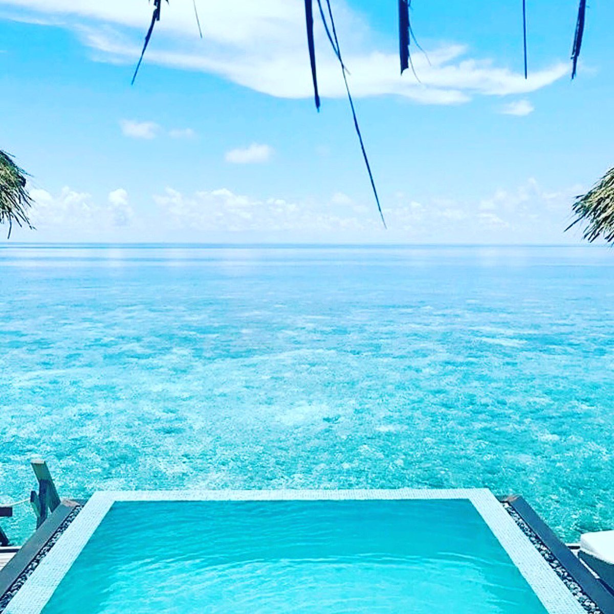 NordicEstates's tweet image. Imagine waking up to the sound of waves and this view.... work hard, hustle and grind until you reach your goals..