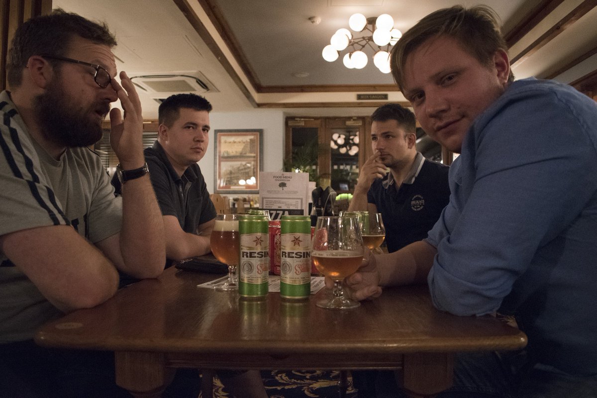 attilagyongyosi's tweet image. Utolsó esténk (is) sörkóstolással telt Londonban! #MuTrip #KunhegyesInUK