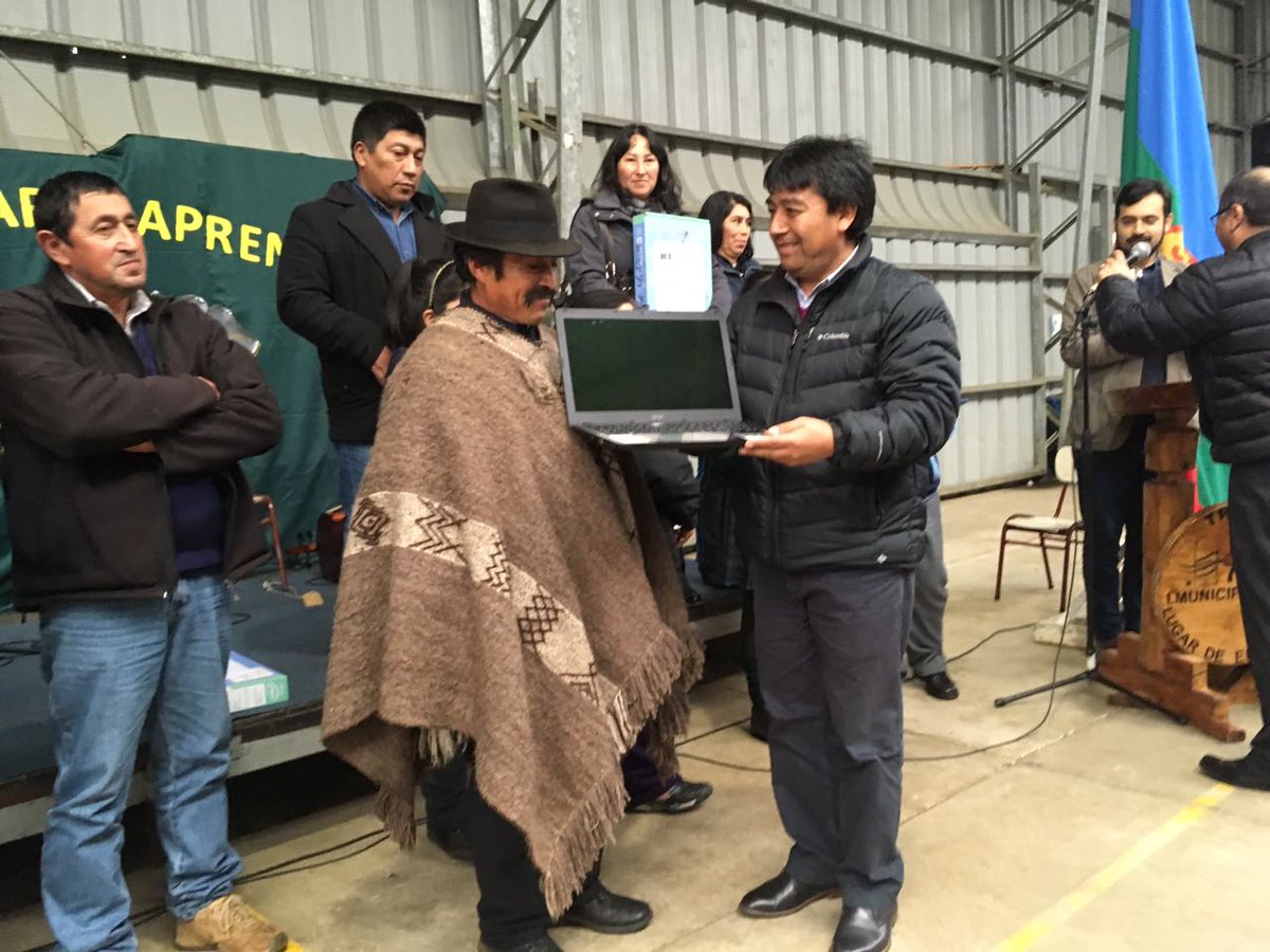MuniTirua's tweet photo. 192 COMPUTADORES SE ENTREGARON A SÉPTIMOS BÁSICO Y A SEGUNDO NIVEL DE ADULTOS
https://t.co/PFGZbA4UUU https://t.co/7XVFOnzJN4