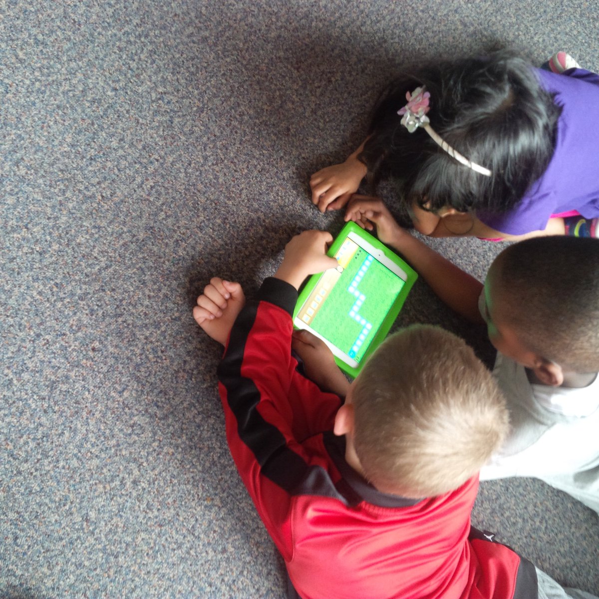 Tall_teacher's tweet photo. Kindies engaged in #tdsbcoding @IonviewPS using @kodable. 205 programs written in 30mins! @LC3_TDSB https://t.co/WiGhuHTSle