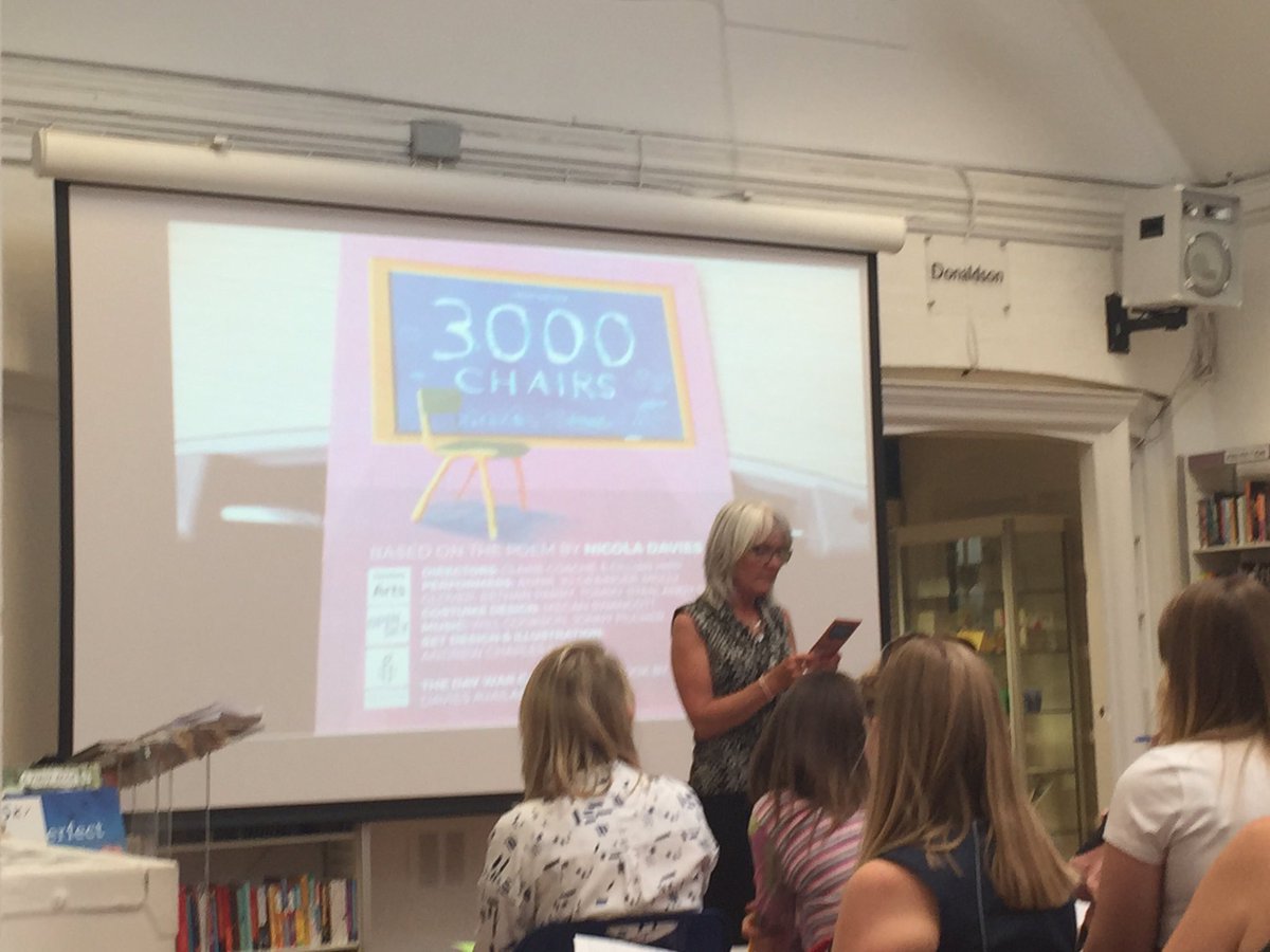 Loujs's tweet image. Top @clpe1 moments today at #GettingitWrite @davcr &apos;meaning is the heart of language&apos; &amp;amp; @nicolakidsbooks &apos;writing is a superpower&apos; #Inspired