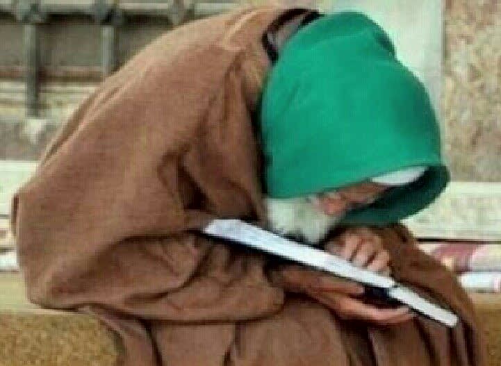 sahmawy's tweet photo. أَكْـرِمْ بقـومٍ أكرموا القرآنـا
ووهبوا له الأرواح والأبدانا

قومٌ قد اختـارَ الإلـهُ قلوبَهُـمْ
لِتَصِيرَ مِنْ غَرْسِ الهُـدى بُسْتَانـا https://t.co/w1XvB2jjOI