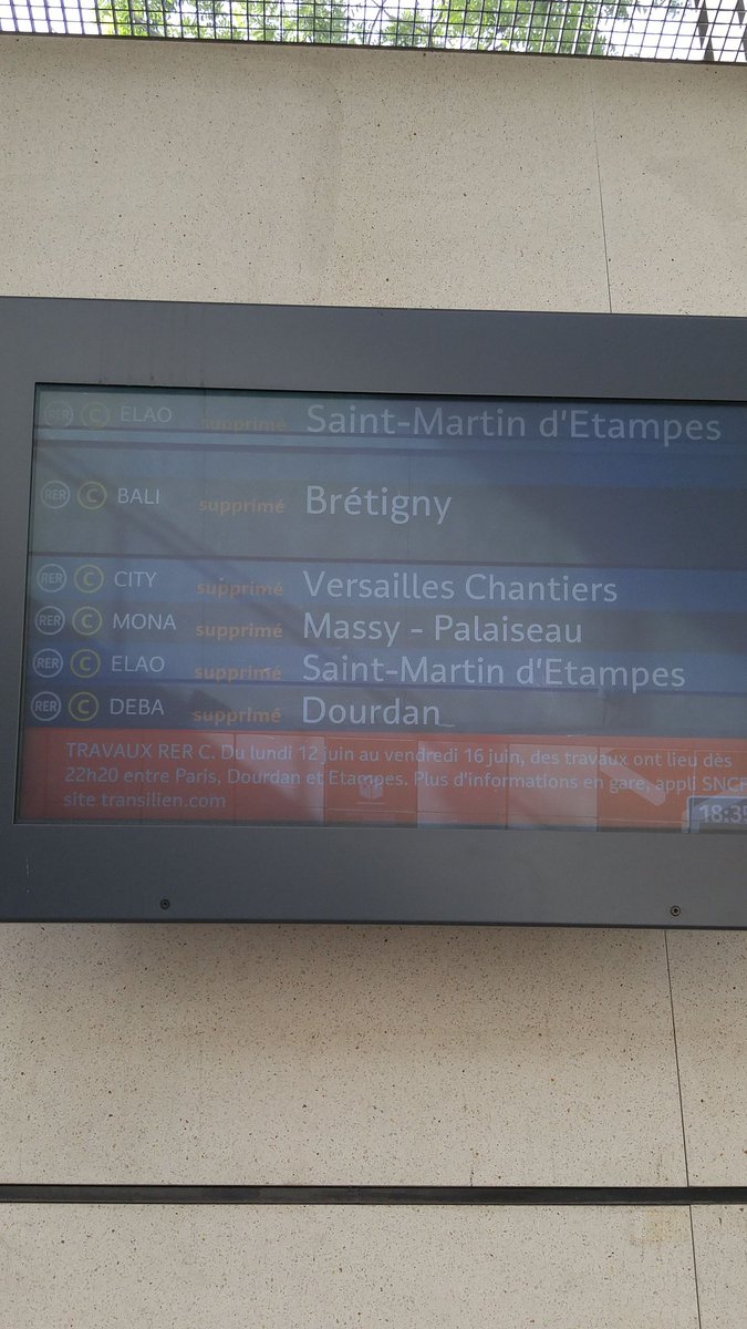 lrscorcx's tweet photo. @RERC_SNCF pourquoi et jusqu'à quelle heure ??? https://t.co/oQmmEhazC6
