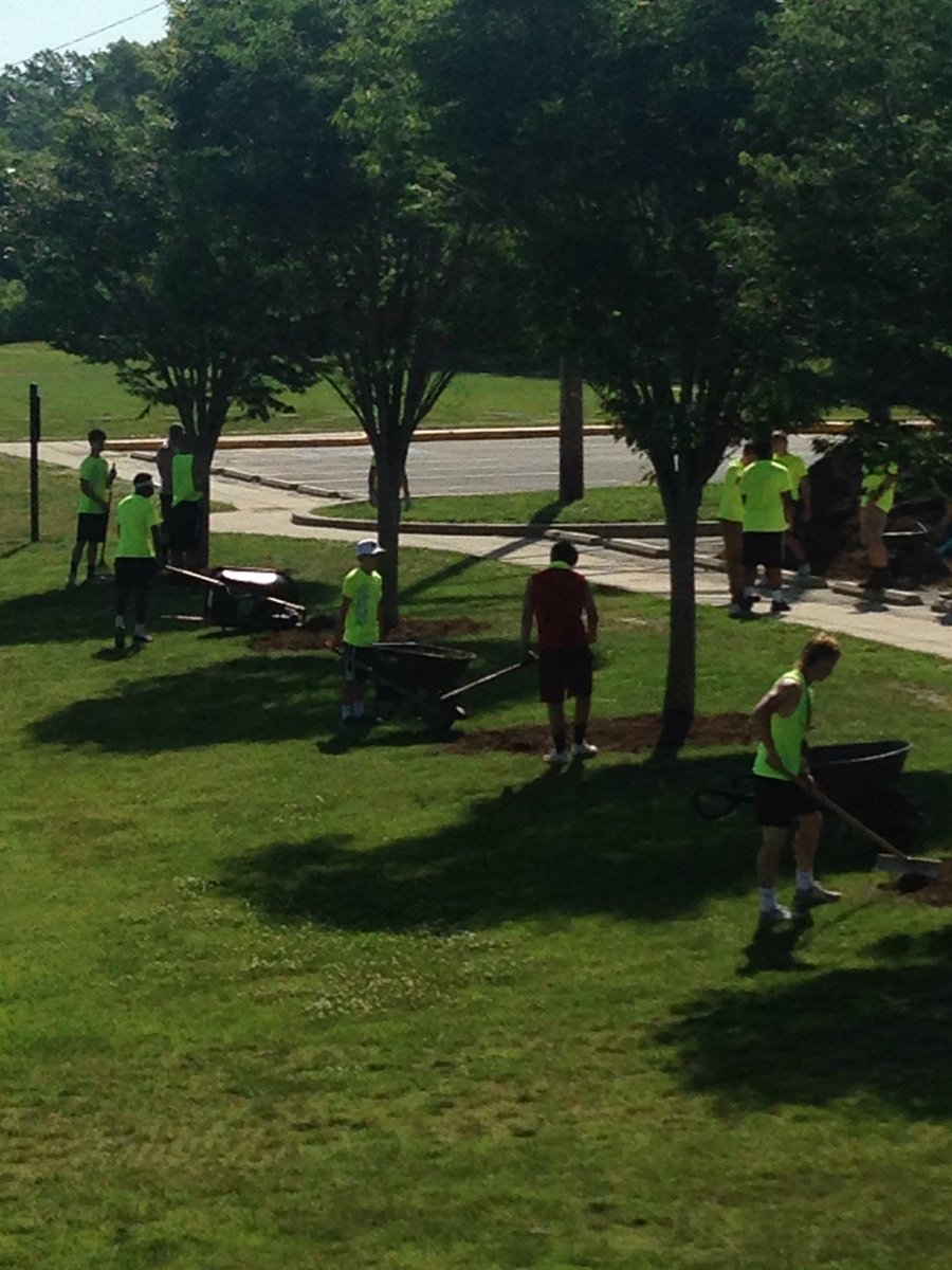 FZNFootball's tweet photo. FZN Football hard @ work this morning in O'Fallon - boys did a GREAT job!!! #GivingBack https://t.co/AvbARxf91L