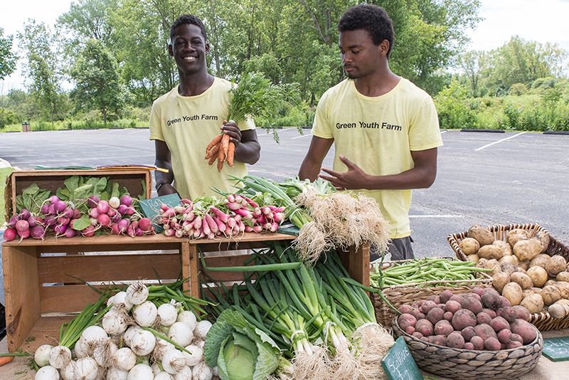 See what's in season at the @WCHProduce #FarmersMarkets beginning June 14: chgobg.org/2rR9EZz #Lawndale #WashingtonPark #LakeCounty