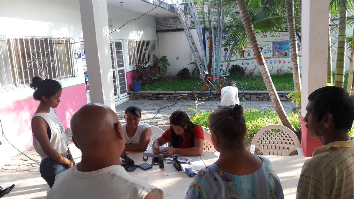 ItzaCamacho01's tweet photo. día #2 con gran alegría nuestros adultos del programa #mas65 recibieron su apoyo del bimestre mayo-junio en el municipio de jojutla 😊 https://t.co/bfDiXPcfjt