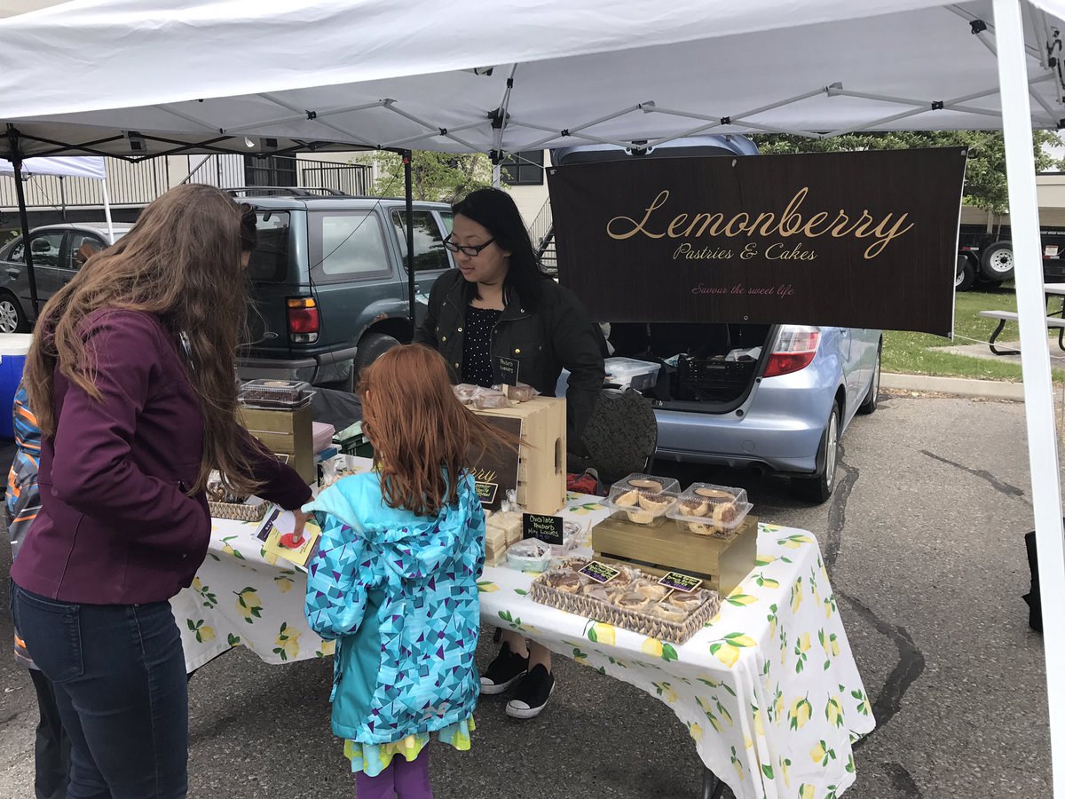 GregGinYYC's tweet photo. Let's hear it for #Ward4 businesses @OhCrepes &amp; @yyclemonberry at the @TriwoodC farmers market! #yyccc https://t.co/L3hDgjvjGQ