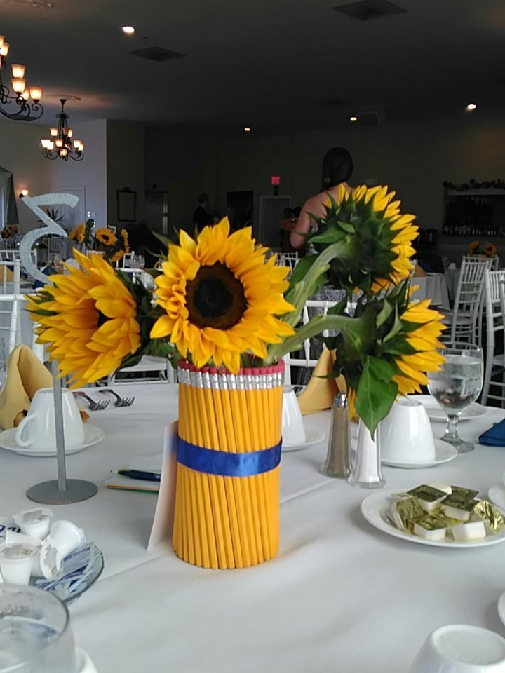 Home run on the centerpieces Bridget!! <a href="/beswickbio/">Bridget Beswick</a> #collsedu