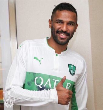 motref_alqhtani's tweet photo. #السماح_بالحارس_الاجنبي

هذا اللاعب هو من جعل الجميع يغير أنظمة الاحتراف لدينا ..
خلال ستة أشهر ..! https://t.co/lq32BSIdYo
