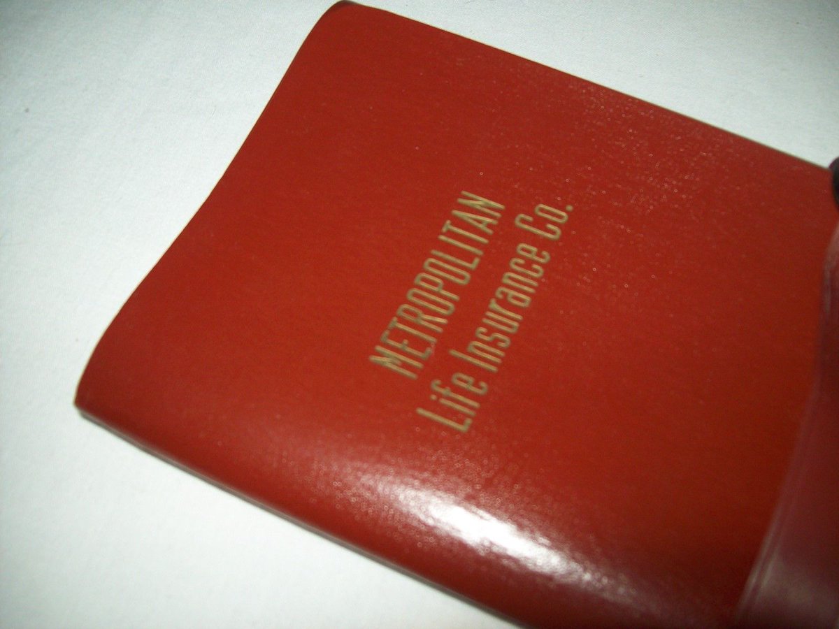 RETROSpidycents's tweet photo. Vintage #MetropolitanLifeInsurance Company Buckled #Document Folder holder PLUS https://t.co/hGb4C76huM … https://t.co/WsNaLH6erS