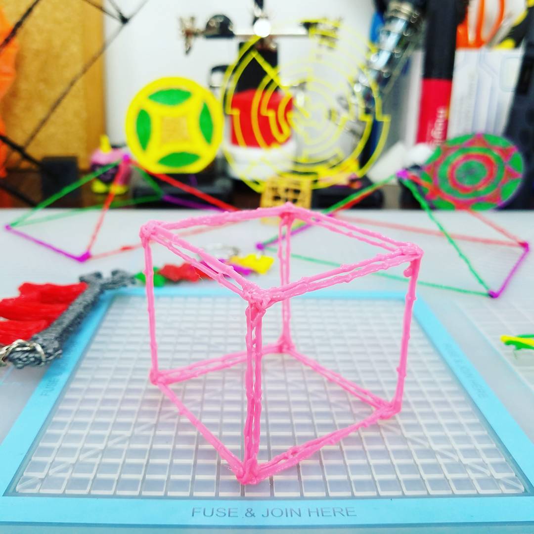 ThinkMaking's tweet photo. ✏🤓 With the #DesignMat by @3DMate It's never been easier to do cool stuff with a #3DPen !!! 💡🛠✌ Soon on #Kickstarter !!! 📈 #ThinkMaking https://t.co/FZTJi6WpaU