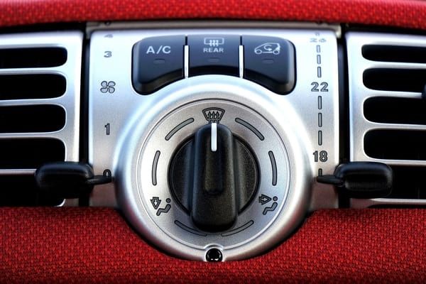 Fuori #caldo torrido, ma in #auto si sta freschi! I #consigliHelpling per un #climatizzatore pulito e funzionante!
buff.ly/2sp5uv5