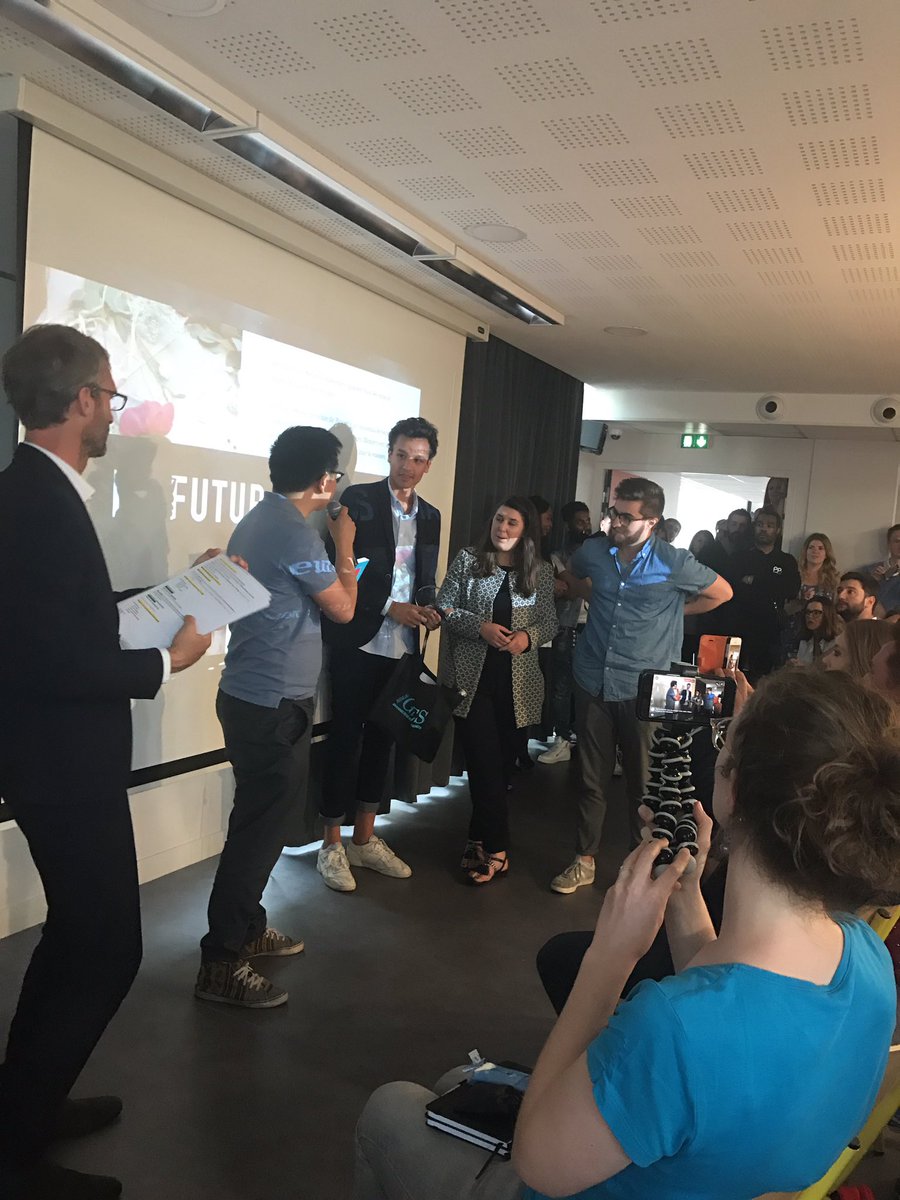 ECITV_'s tweet photo. Categorie digital. Bravo au Futur des start up !! #nuitdesblogs https://t.co/beDAmlBe4P