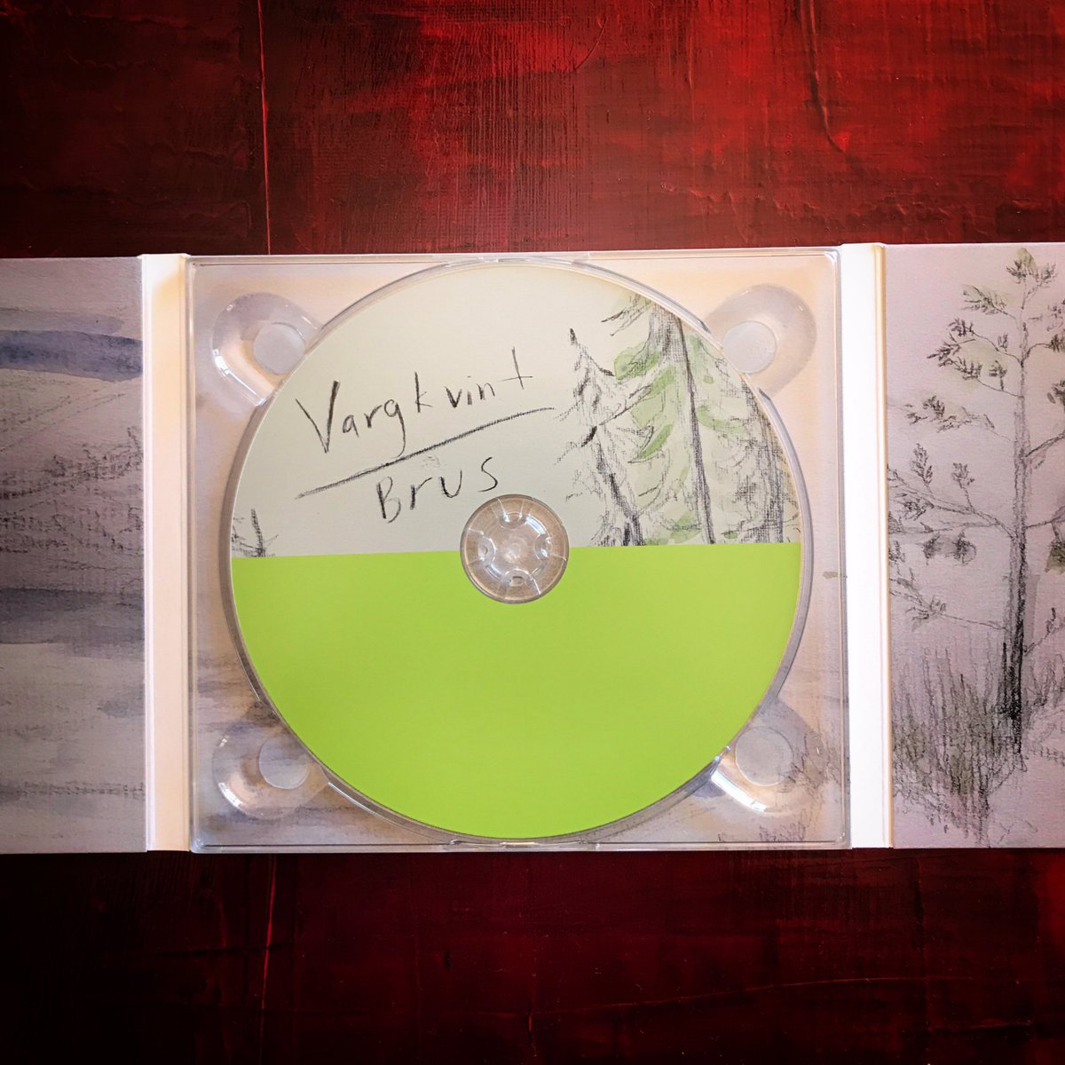 It's time to grab your copy !!! softrecords.bandcamp.com/album/vargkvin…