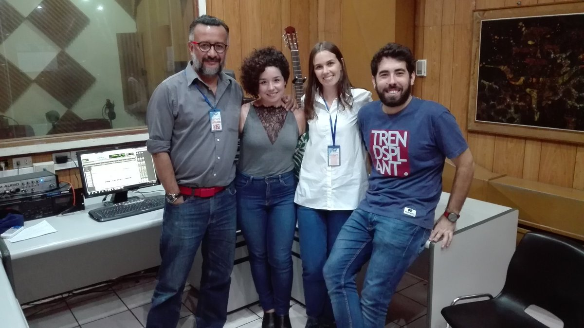 AcentoEspanolGT's tweet image. El jueves nos visitó Judith, hoy publicamos la foto! Simplemente: #conacentoespañol 😂😂😂😂👌