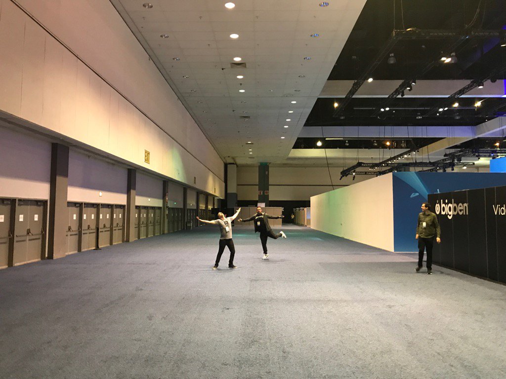 DCOGC5wUwAAUJLq.jpg:large