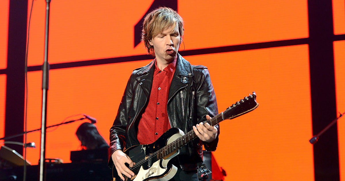 UkeonTheRoad's tweet photo. Beck to Open for U2's Joshua Tree 2017 Tour in September https://t.co/z4T6aEIwYx https://t.co/EIyh491LKm