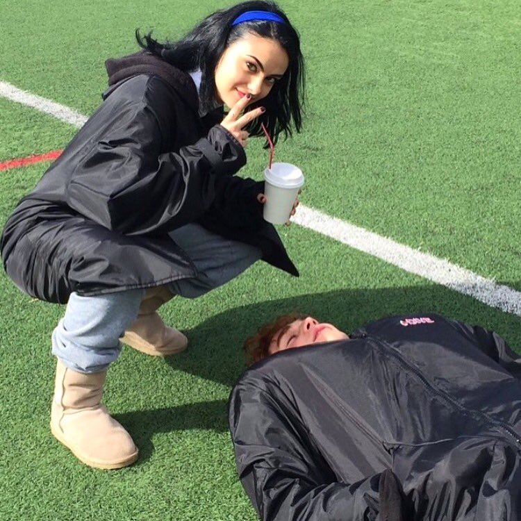 riverdaleslut's tweet photo. when ur friend is drunk af https://t.co/UIibi009Is