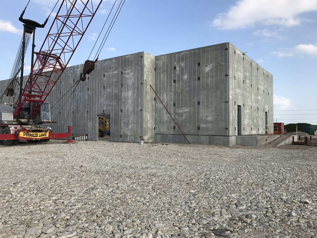 SMKamphaus's tweet photo. The wall is now up around the stage. Main walls now up. https://t.co/WllAJIiG4R