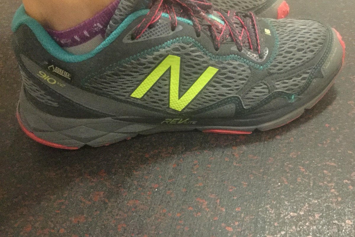ninaandtito's tweet photo. #HATEWORKOUT begineth in T-1 minute. #TraitorBitchSessions #PullUpDay https://t.co/ER1XnsJYr2