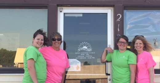 FNBFirst's tweet photo. Thanks Kanza Coop for allowing our staff to help with the annual harvest cookout! Our staff had a great time! #FNBFun #Harvest https://t.co/pwfdLHQCrM