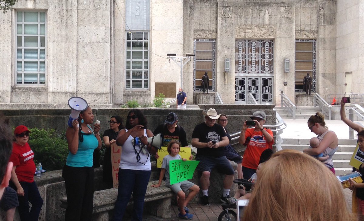 WelcomeKidsMoms's tweet photo. Houstonians speaking at City Hall about #sb4 about the damage it could do to #Houston #sb4ishate https://t.co/l9yfBYlRt9