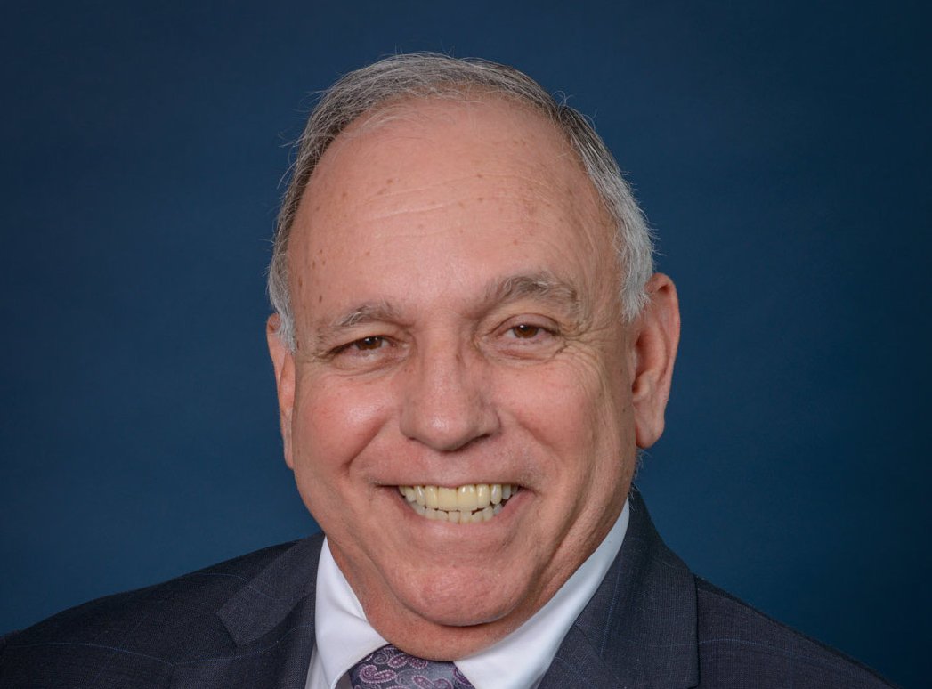 FIUMedicine's tweet photo. Dr. Pedro Gutierrez named American Heart Association committee chair. https://t.co/BCUBp5cRQV #WorldsAhead #FIUMPAS https://t.co/Ck4xyPxd8x