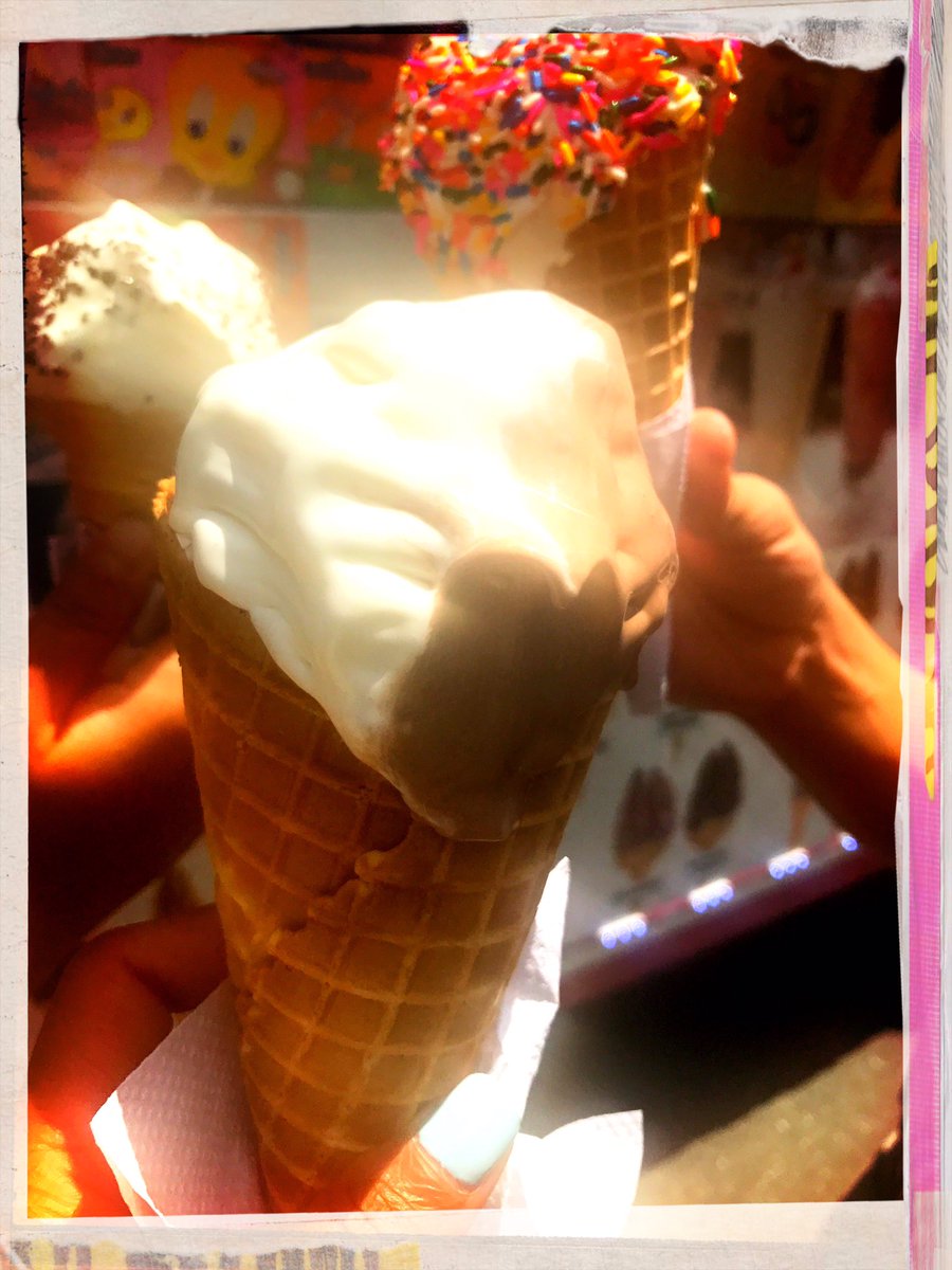 barikaXw's tweet photo. Enjoying an outdoor meeting w/ team @ANHDNYC @armandoc89 @lpafridi. With some #icecream!!
#becauseitssummer
#toonicetobeindoors https://t.co/TWoftitjpN