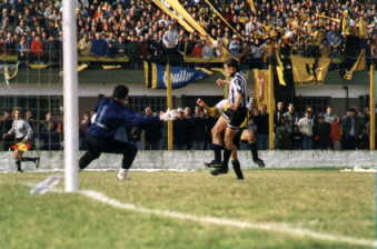 Flandria 2 - Dep. Riestra 1
Goles: Pedro Nieva (2) y Cruz.
Flandria Campeón Clausura '98 de Primera C. 
Estadio Carlos V - 13/06/98.