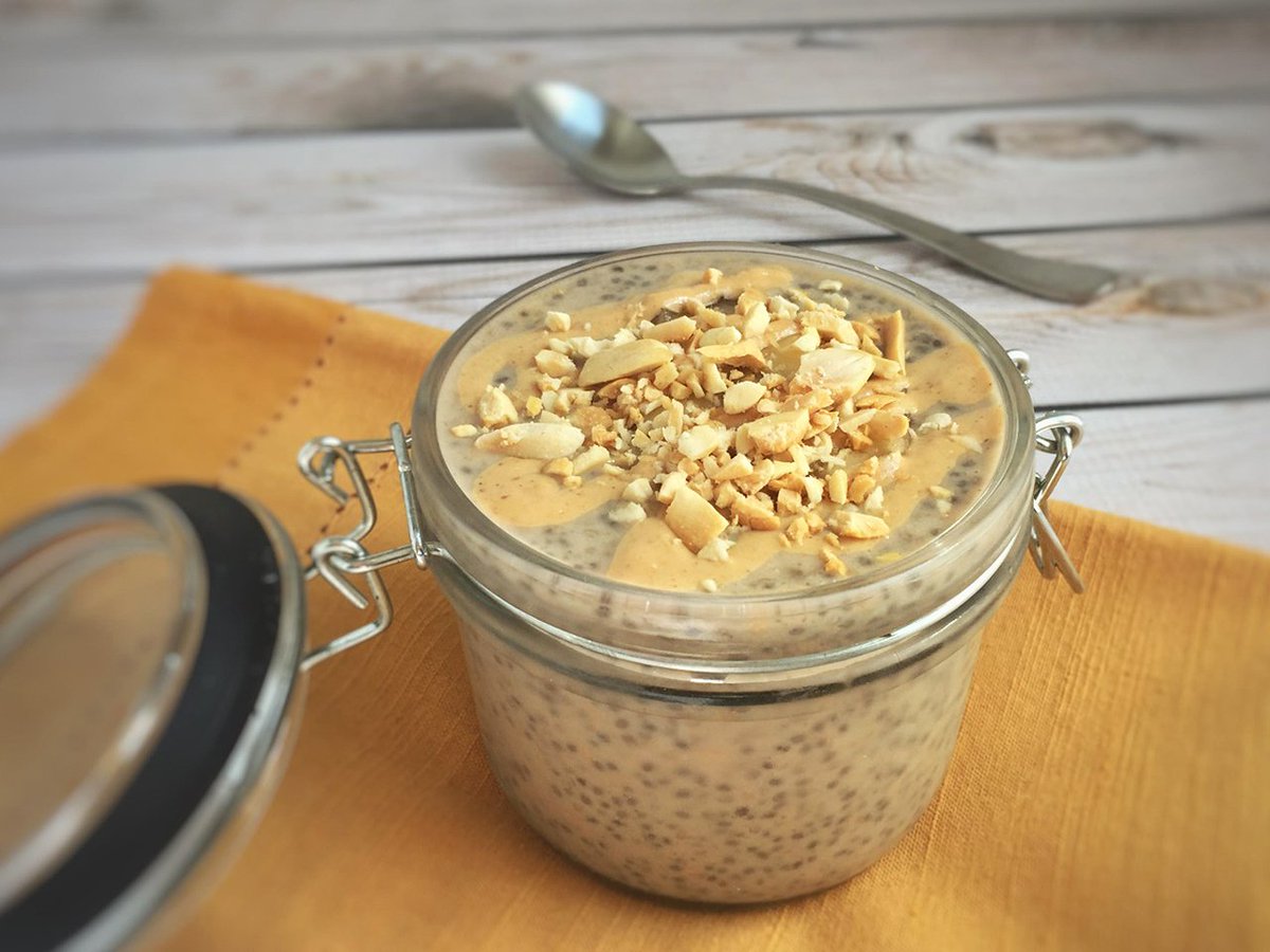 CatherineHack1's tweet photo. Peanut butter banana breakfast chia pudding https://t.co/onHh09BiOb https://t.co/UVyfxdrW3l