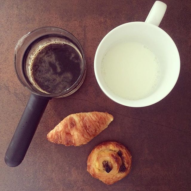 No5_Frome's tweet photo. Reposting @srtacookies:
Buen 🙂s días! Domingo..? 🤔 ☕️🥐💚 #lazysunday #coffeetime #srtacookies #coffee #cafe #sunday #domingo #cafe https://t.co/SaHe5AerrK