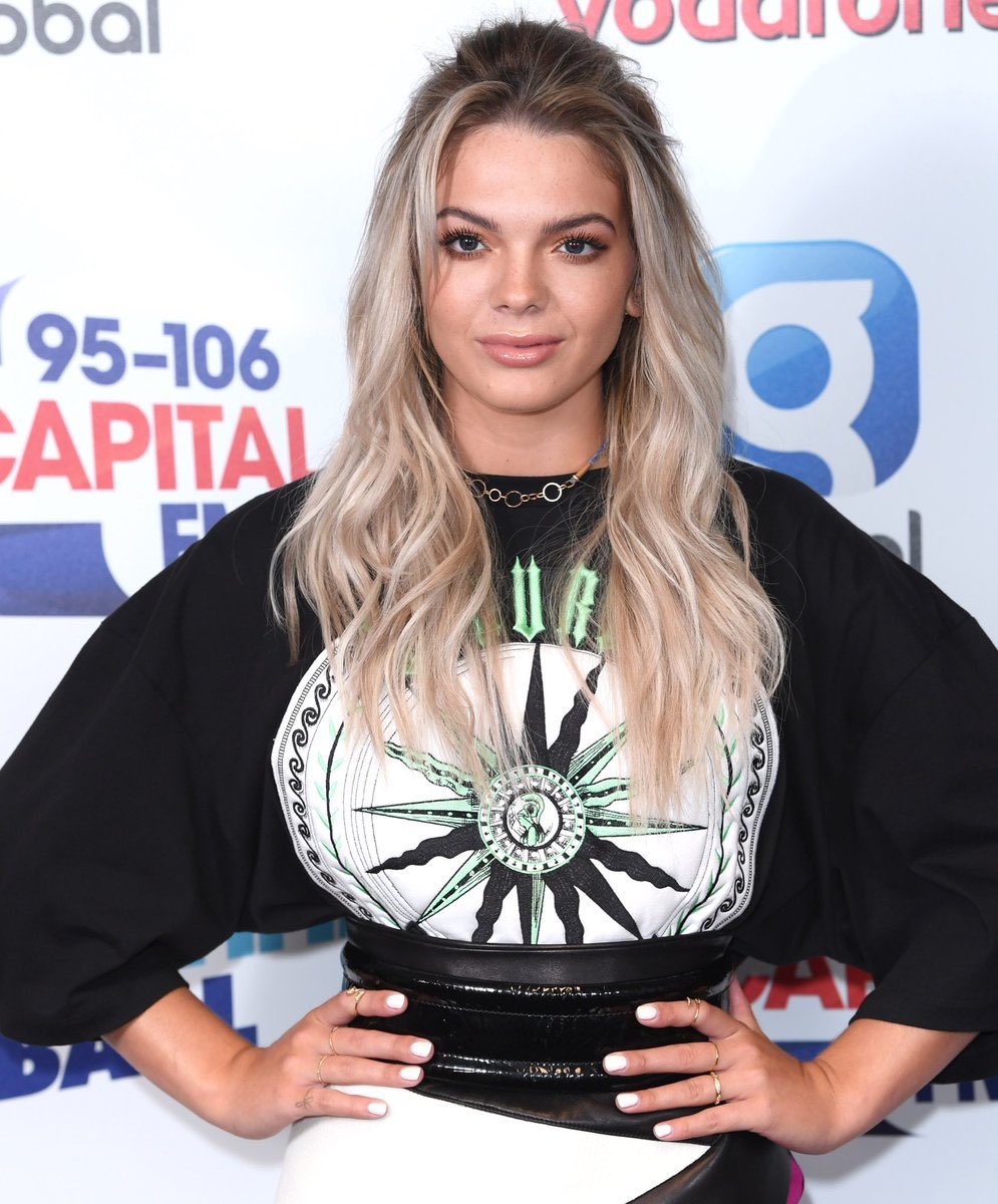 UpdatesOnLouisa's tweet photo. #PHOTO || @louisa at the Summertime Ball (10.06.17) https://t.co/6Nepe4tczy