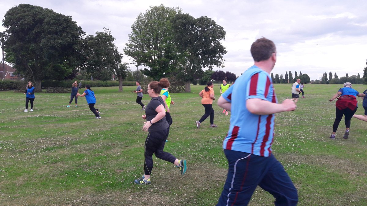 ActiveSlough's tweet photo. Hands up if you havin' a good time 👐 Run with Active Slough taking over Upton Court Park tonight 👣💚♀🏃🌳#loveparks #getfit4free #running https://t.co/sJibpDOZ90