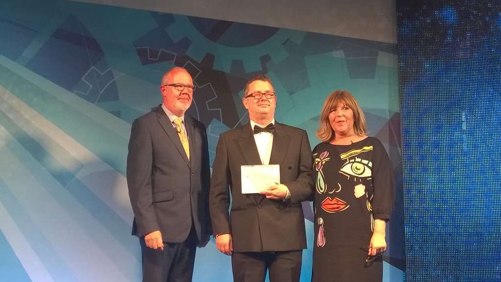 RoySocChem's tweet photo. Next up the Materials for Industry Award - well done Karl Coleman from Durham Uni! #CMB2017 #RSCwinners https://t.co/FSTqAjmabp