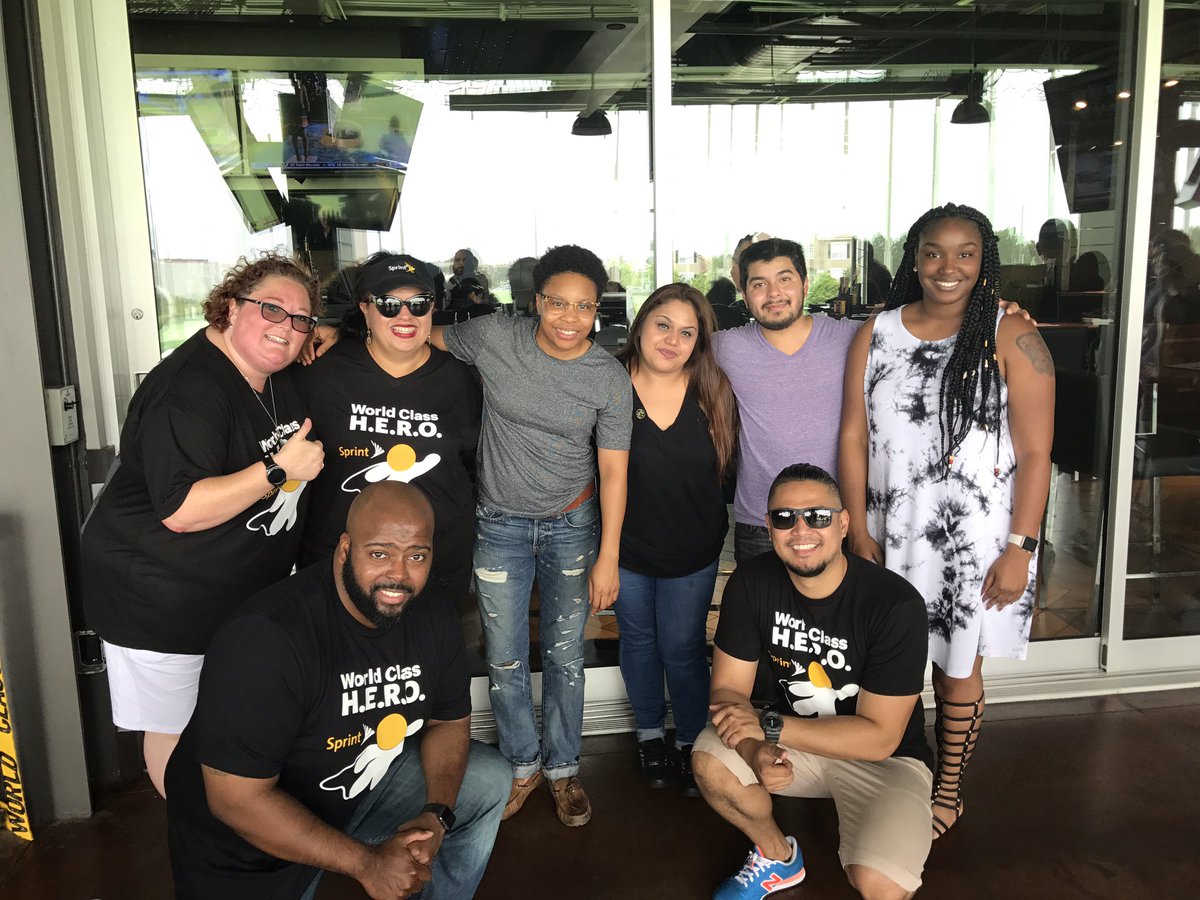 CruzinwitSprint's tweet photo. Some of the best Sprint advocates in Houston. #cruzcrew #itwashot #niceshirts #heroevent @htownbombs https://t.co/H6YzZtEyuX