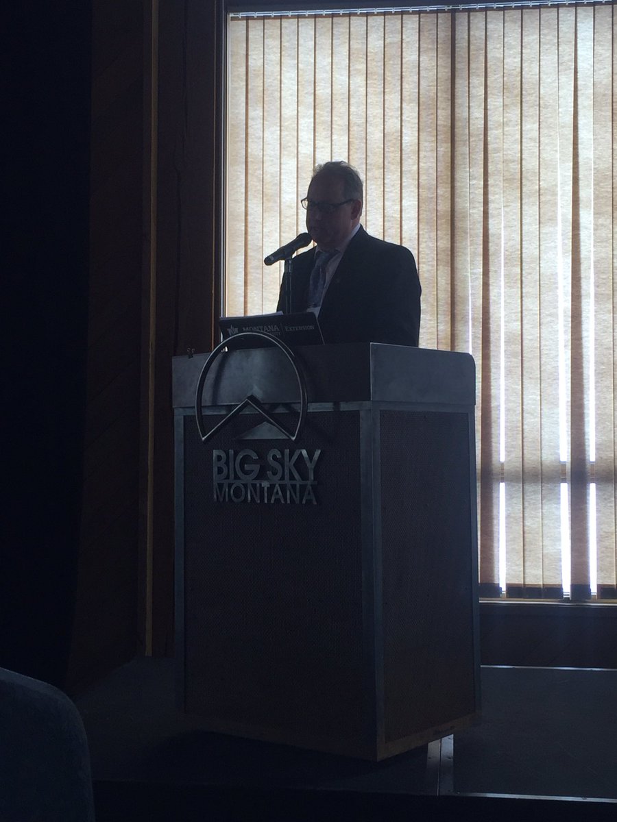 CindyBanyaiEval's tweet photo. Outgoing CDS President Chris Marko gives address "Now is the time for Community Development" #commdev17 https://t.co/ICLallllA7