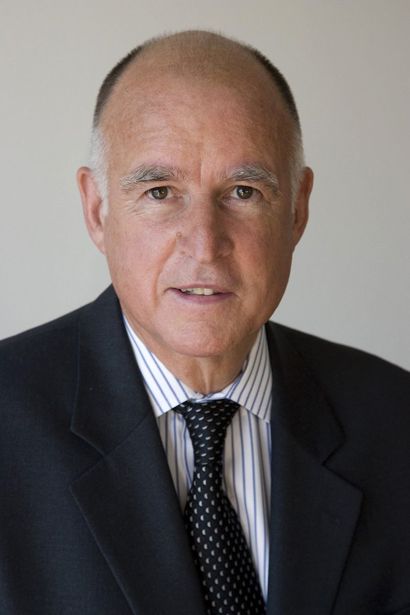 Bula <a href="/JerryBrownGov/">Jerry Brown</a>! Welcome to the #COP23 team as the Special Envoy for States and Regions for the COP23 Presidency