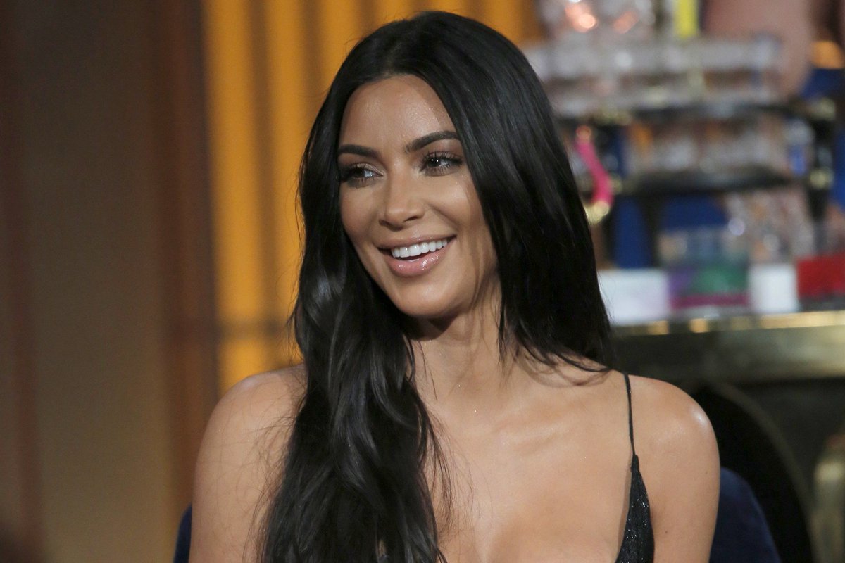 A Kim Kardashian Makeup Line Called KKW Beauty Is Coming glamour.com/story/kim-kard… #BeautyMakeup