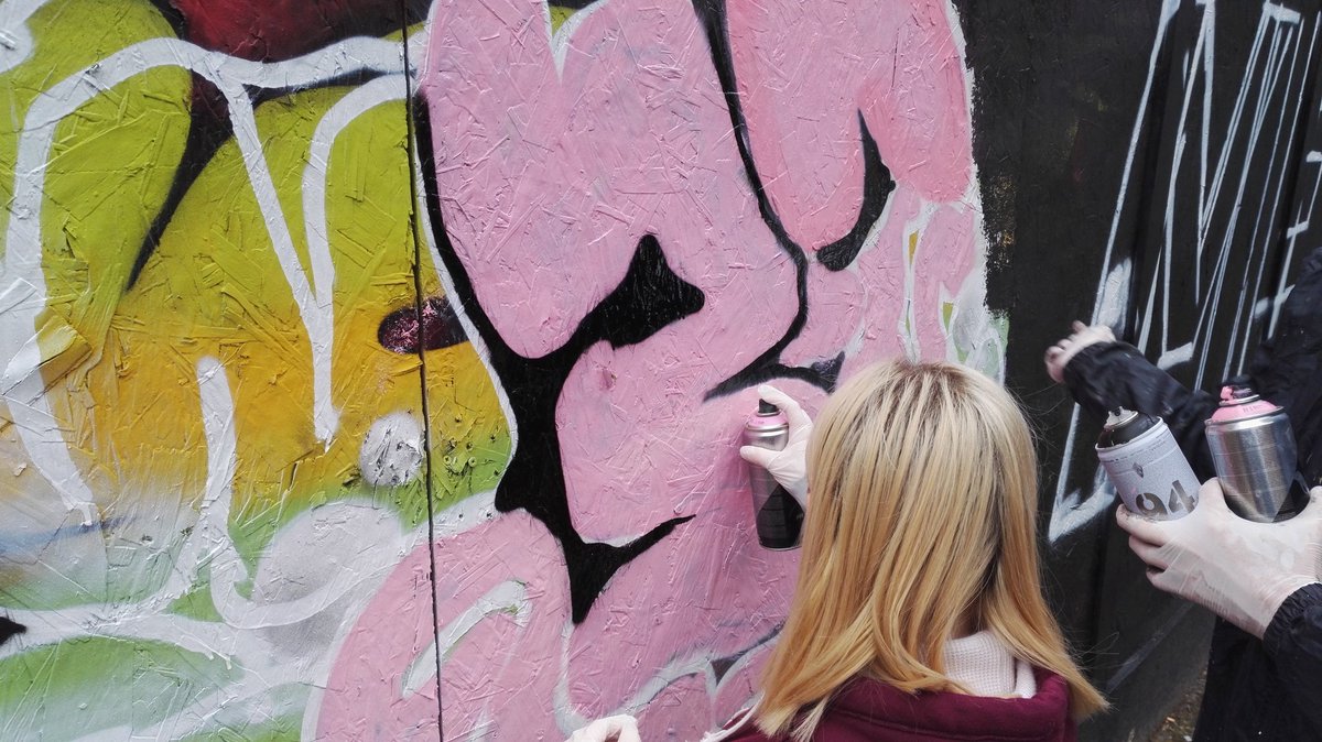 uvartscic's tweet photo. Is your brain melted? A great project with a local youth to raise #awareness of #suicide and @ContactNI  #mentalhealth #streetart #derry https://t.co/bKhJx1vBGs