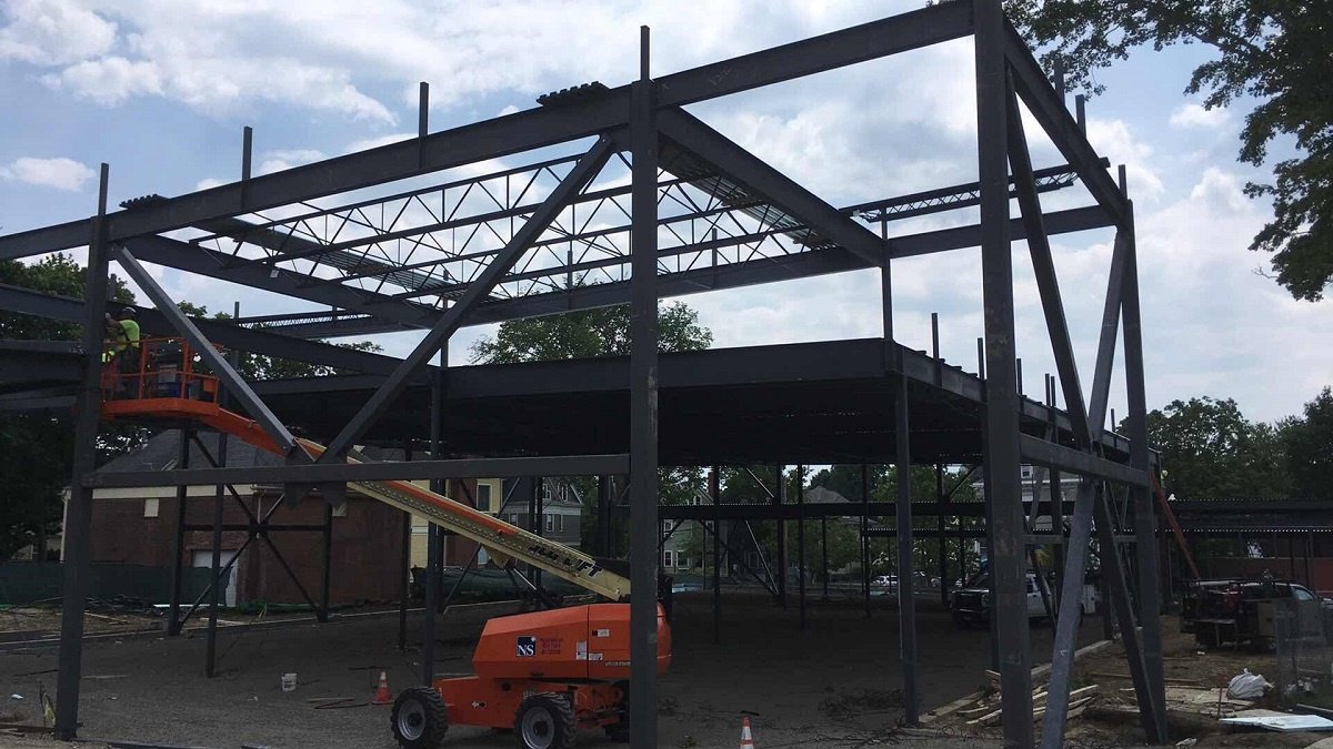 NEConstruct's tweet photo. A gorgeous afternoon for squash court building at @MosesBrown! @SquashBusters #NEC #Construction #Squash #Squashbusters #MosesBrown https://t.co/sLp8ckjAeM
